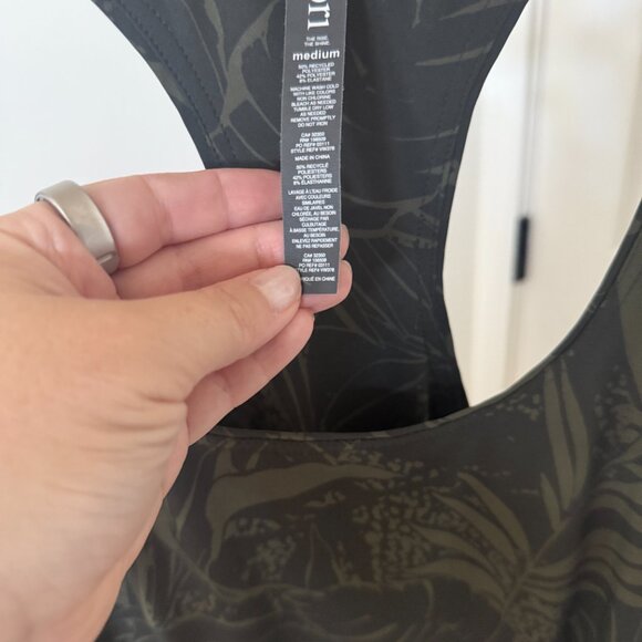 Vuori Clementine Romper Oregano Rainforest Size Medium - Picture 9 of 10